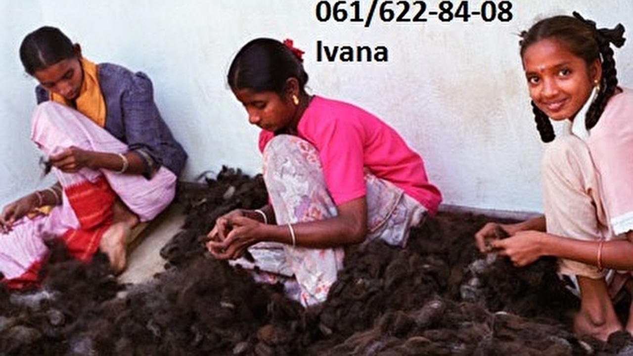 Women-at-work-in-a-hair-p-008.jpg